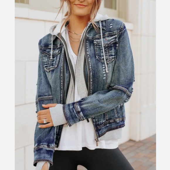 MAGNOLIA BOUTIQUE Denim Jacket With Hooded Sweatshirt, Removable Size Small EUC - Picture 1 of 7